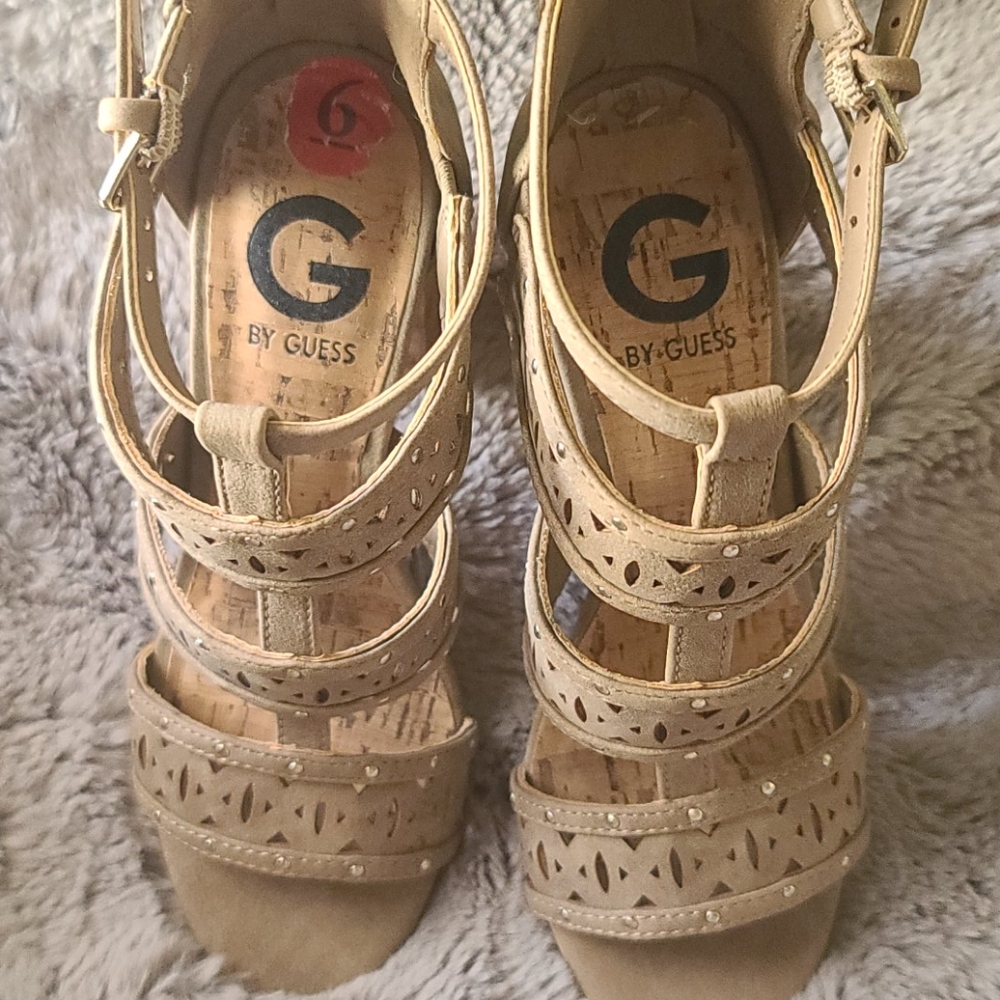 GUESS Spring/autumn sandals - Picture 2 of 3